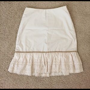 Summer skirt with cute trim and details. Size 0